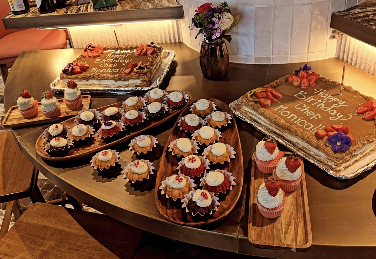 Torta elegante de aniversario de bodas Orlando FL Dulce Amorito Bakery